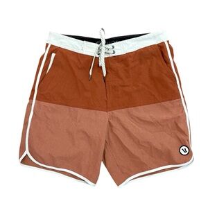 Vuori Cruise Boardshorts 7" Color Block Pockets Stretch Board Shorts Size 30